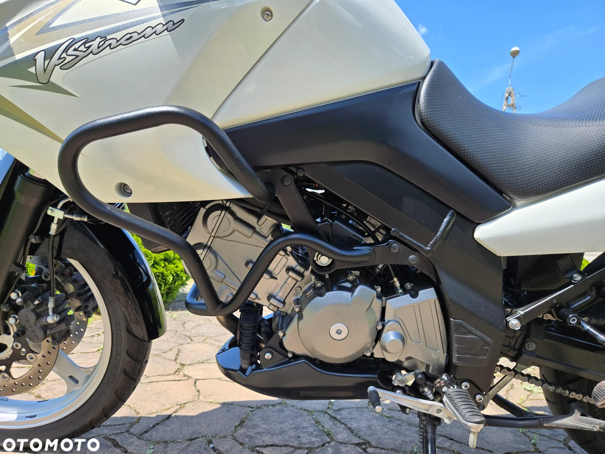 Suzuki V-STROM - 16