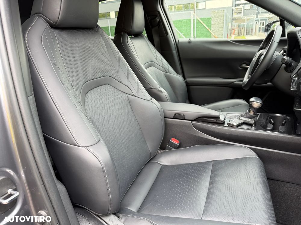 Lexus UX - 27