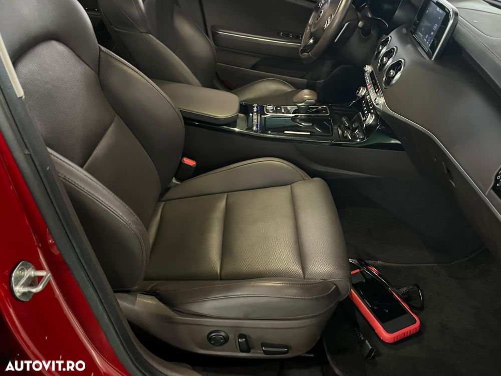 Kia Stinger - 17