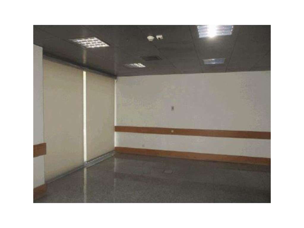 Loja com 330 m2 em Abrantes - Grande imagem: 3/5