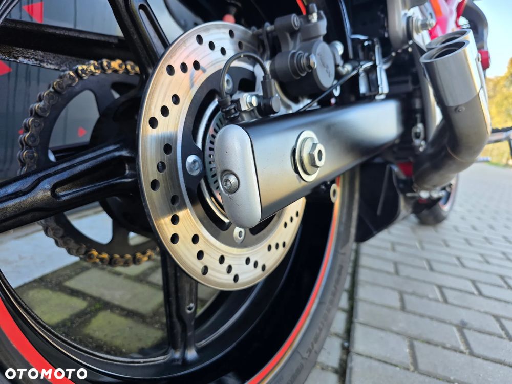 Suzuki Gladius - 20