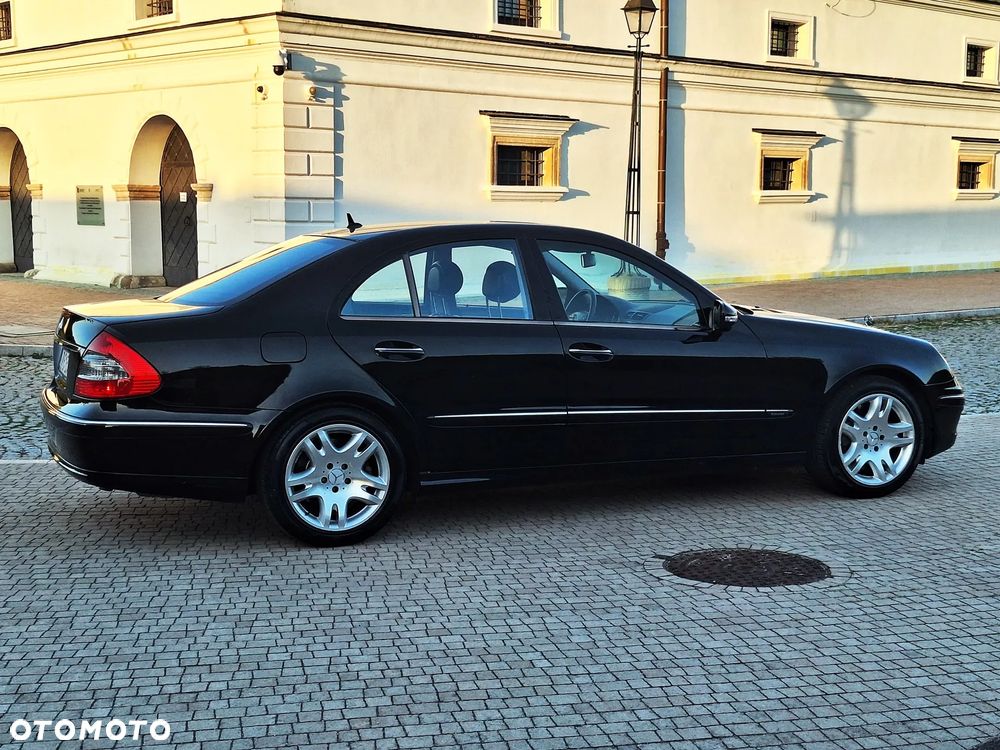 Mercedes-Benz Klasa E 500 Elegance - 24