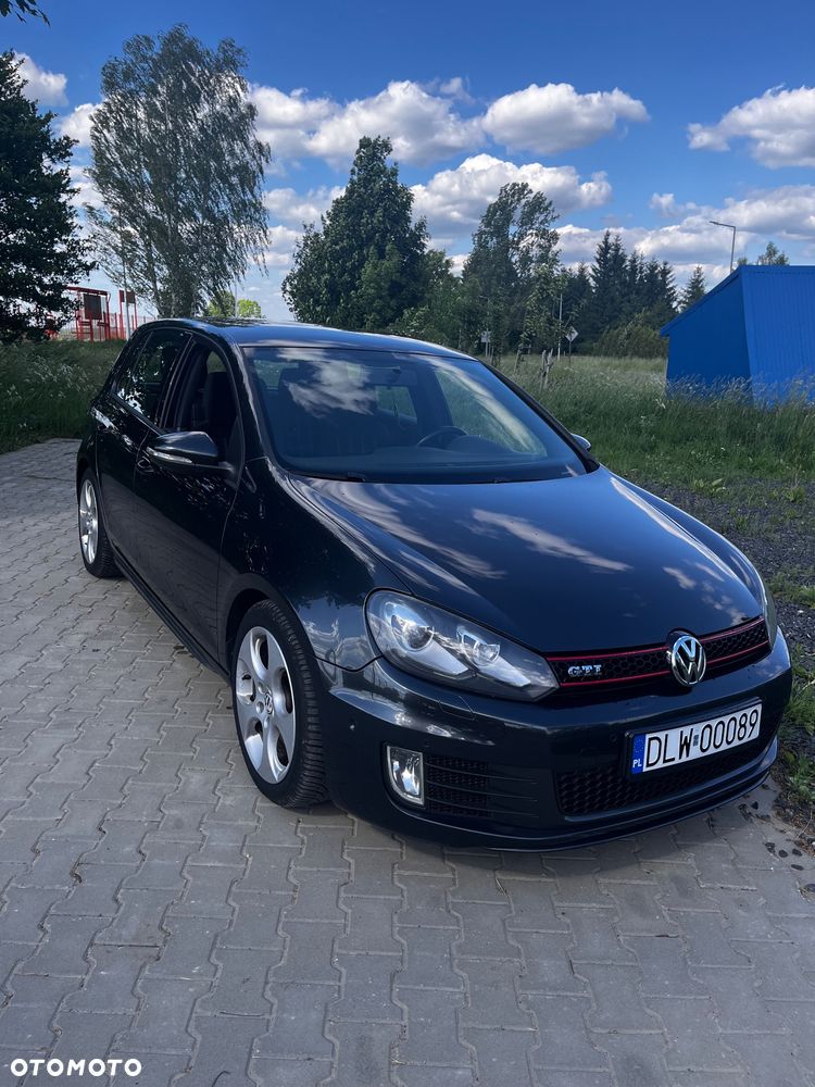Volkswagen Golf - 2