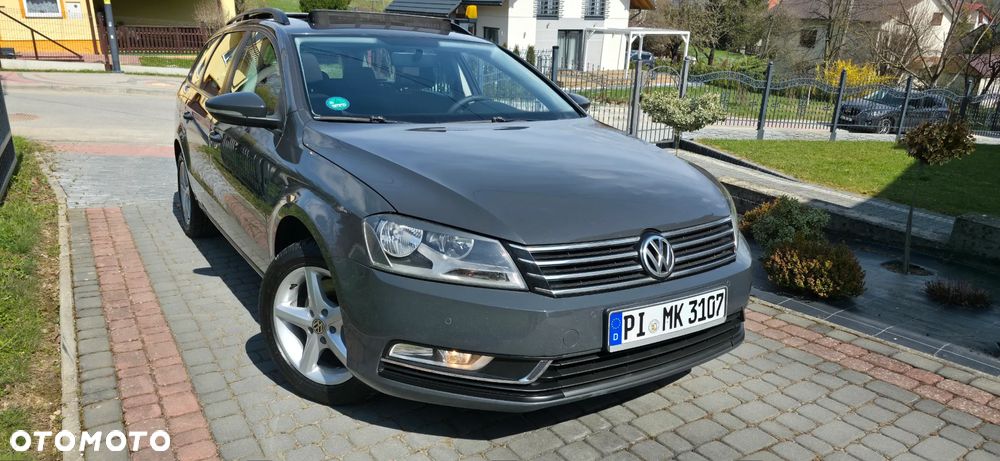 Volkswagen Passat - 1