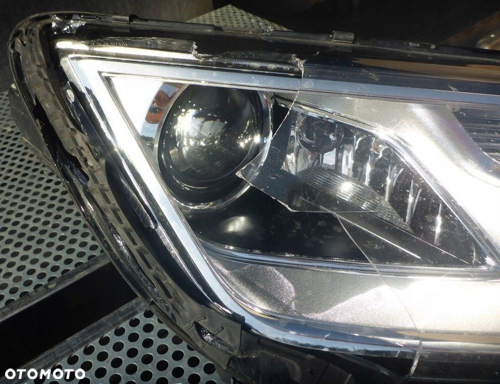 Audi A4 B9 Reflektor Prawy 030129627200 - 2