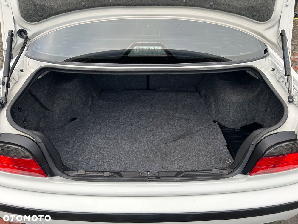 BMW M3 Standard - 25