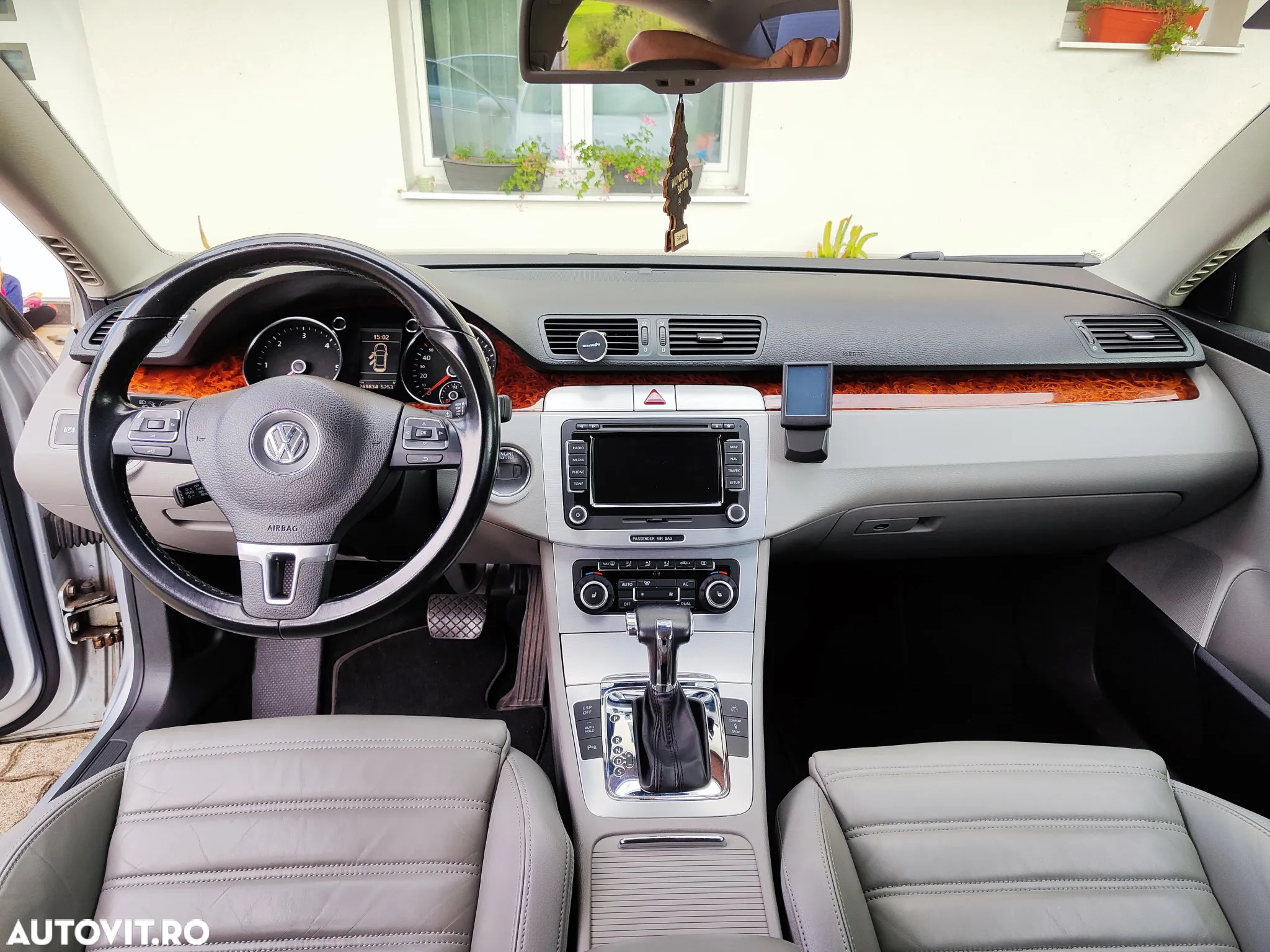 Volkswagen Passat - 16