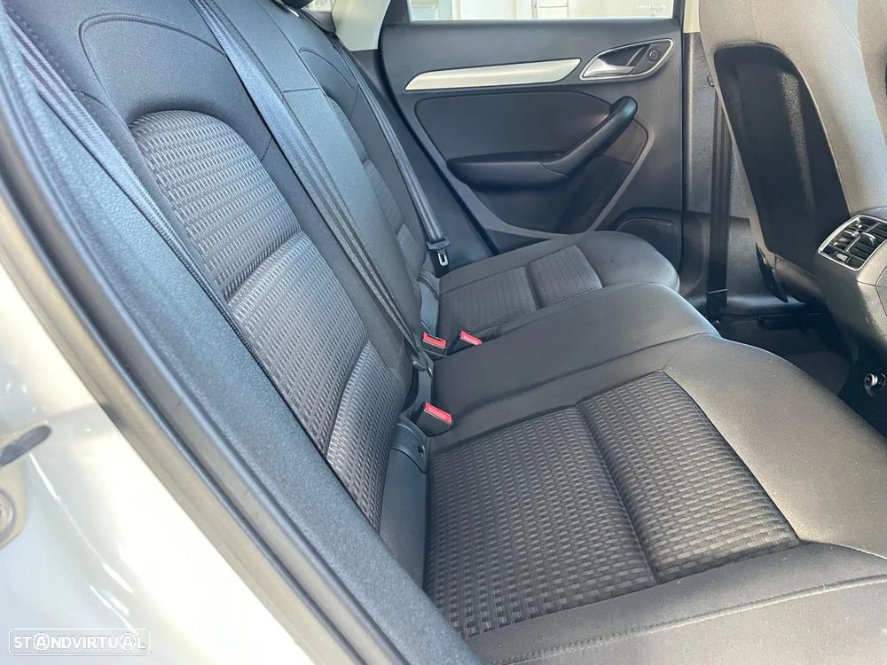 Audi Q3 2.0 TDI Design S tronic - 33