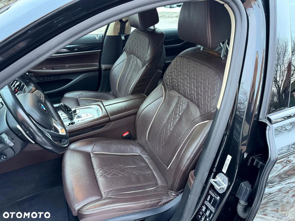 BMW Seria 7 740d xDrive - 22