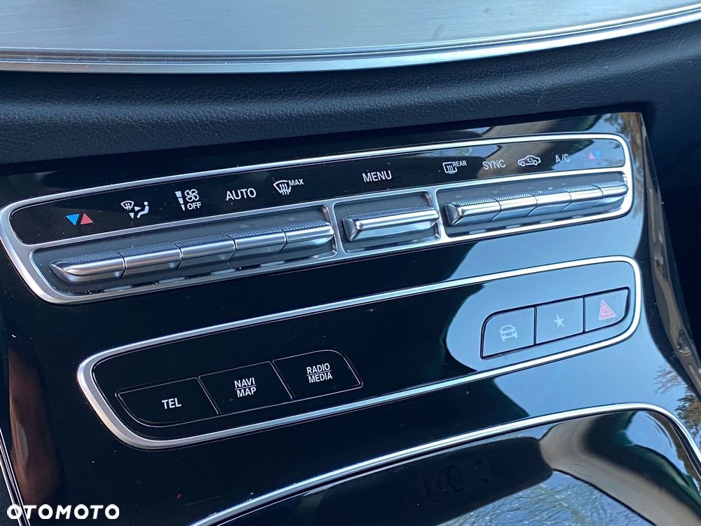 Mercedes-Benz Klasa E - 23