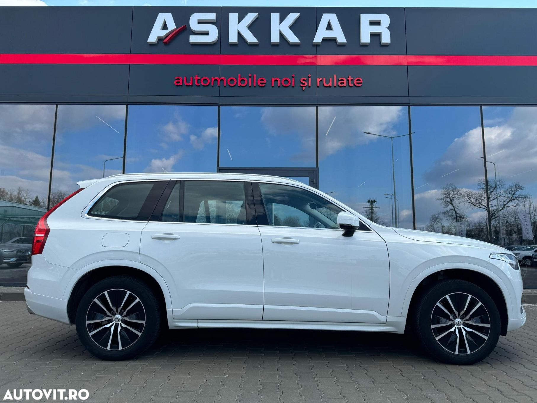 Volvo XC 90 B5 D AWD Geartronic Momentum Pro - 4