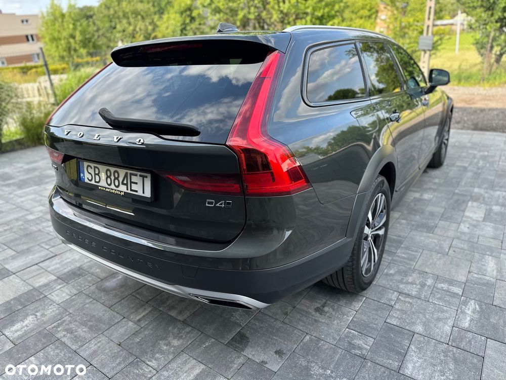 Volvo V90 Cross Country D4 AWD - 23