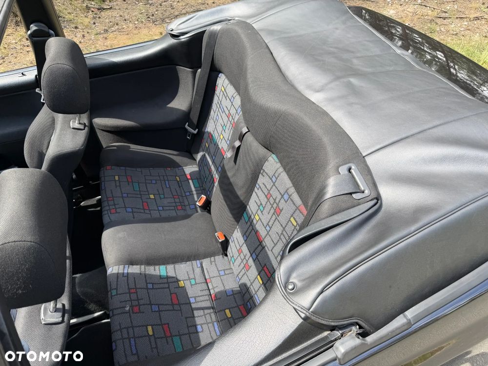 Volkswagen Golf Cabrio - 18