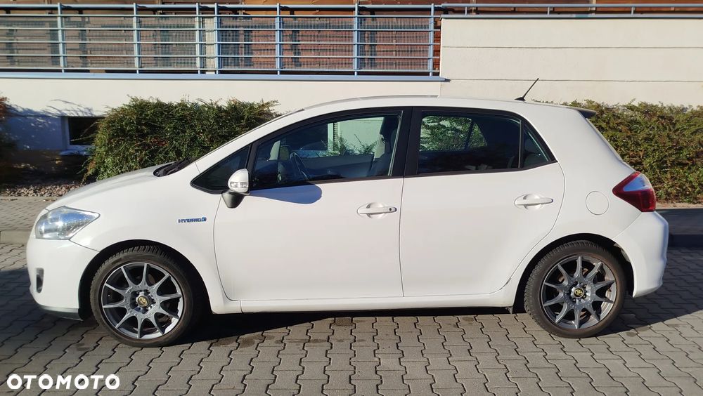 Toyota Auris 2010 photo 2