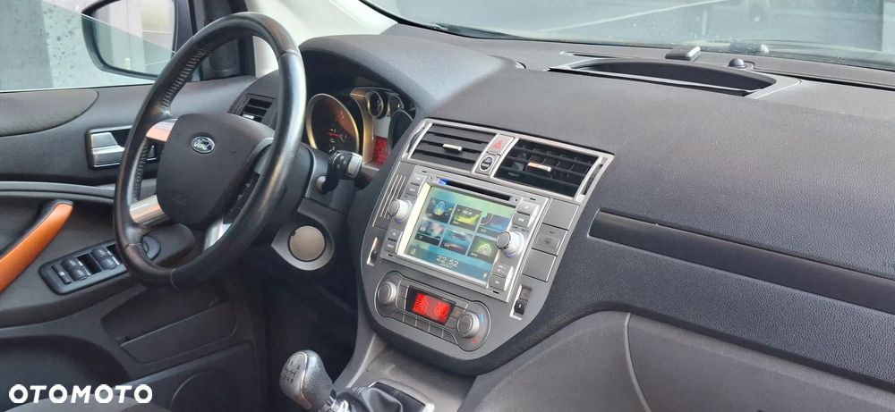 Ford Kuga 2.0 TDCi 2x4 Titanium - 22