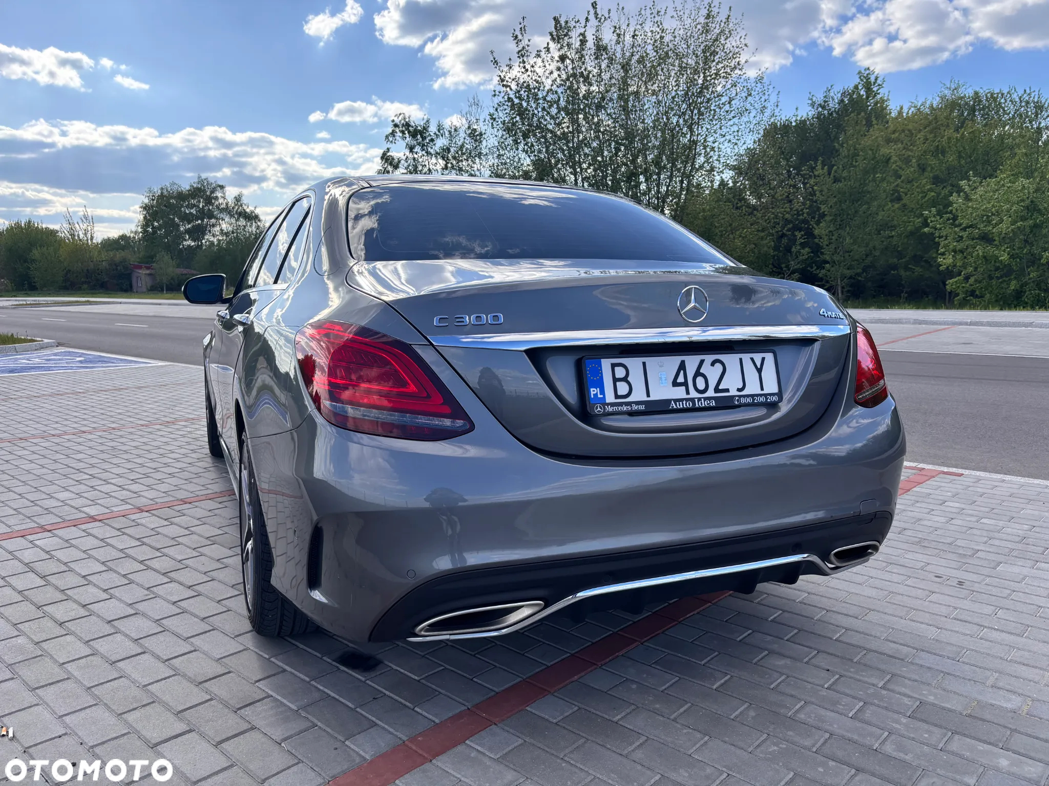Mercedes-Benz Klasa C 300 T 4Matic 9G-TRONIC AMG Line - 4