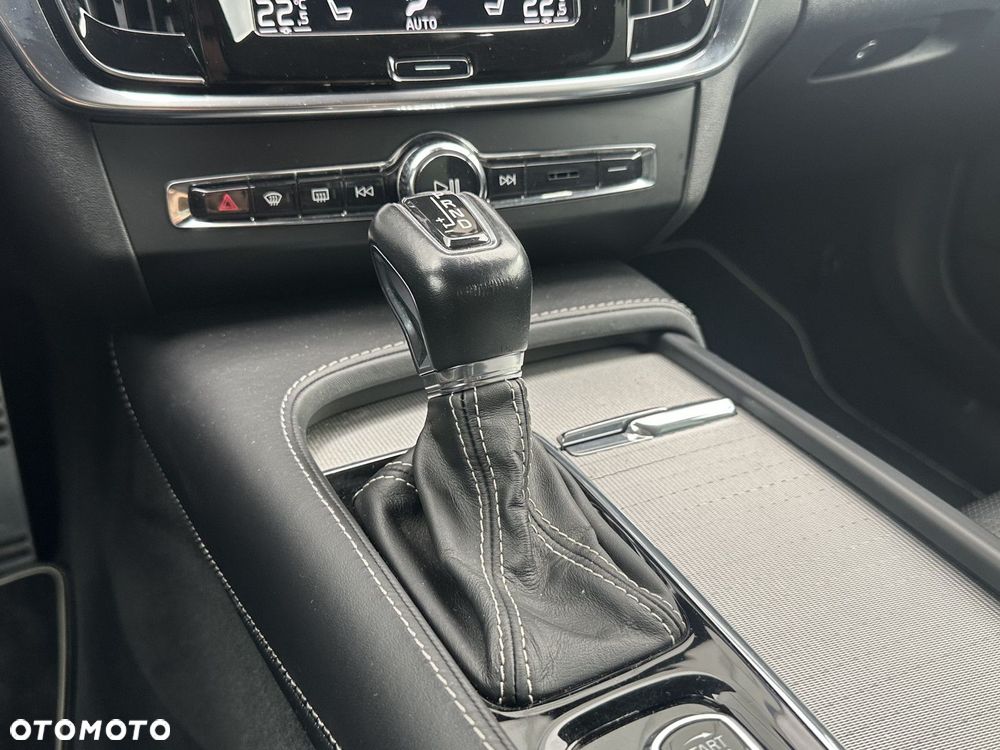 Volvo S90 - 25