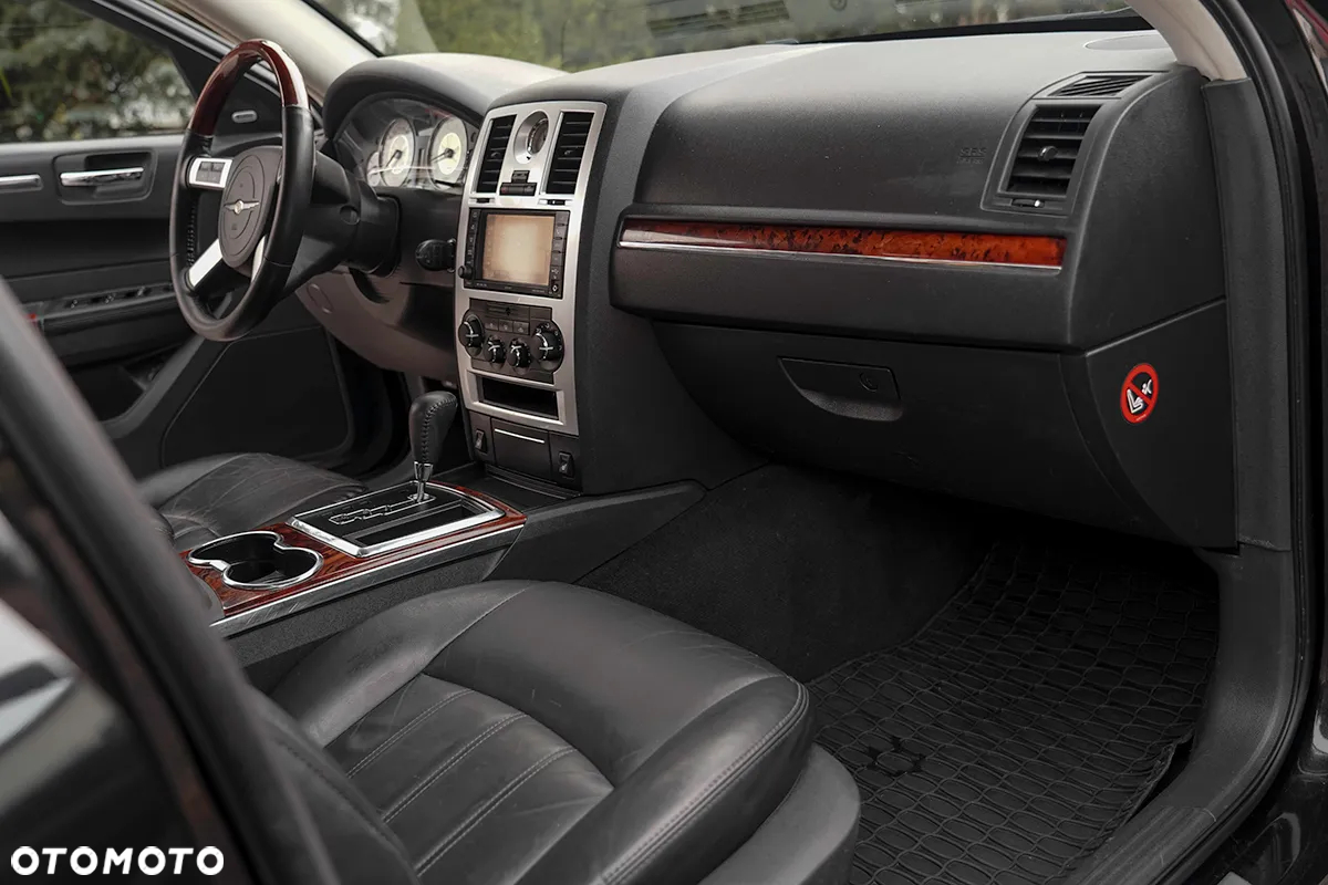 Chrysler 300C 3.0 V6 CRD - 16