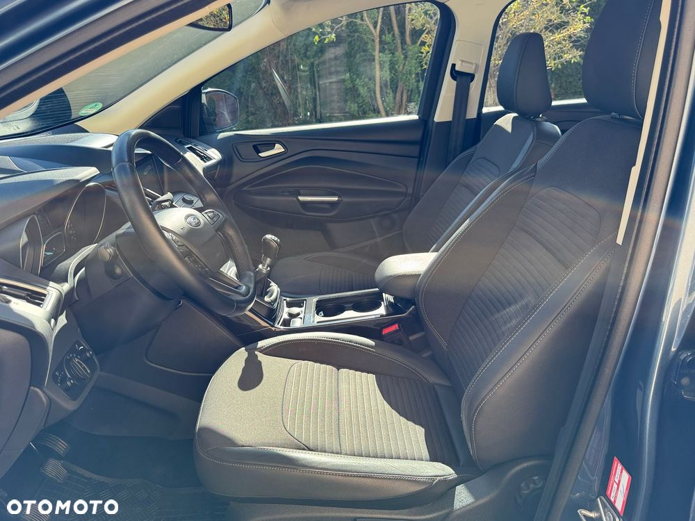 Ford Kuga 1.5 EcoBoost 2x4 Titanium - 16