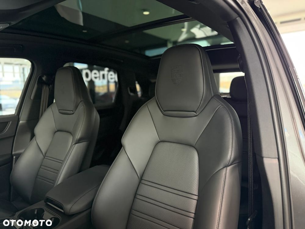 Porsche Cayenne E-Hybrid PHEV Black Edition - 26