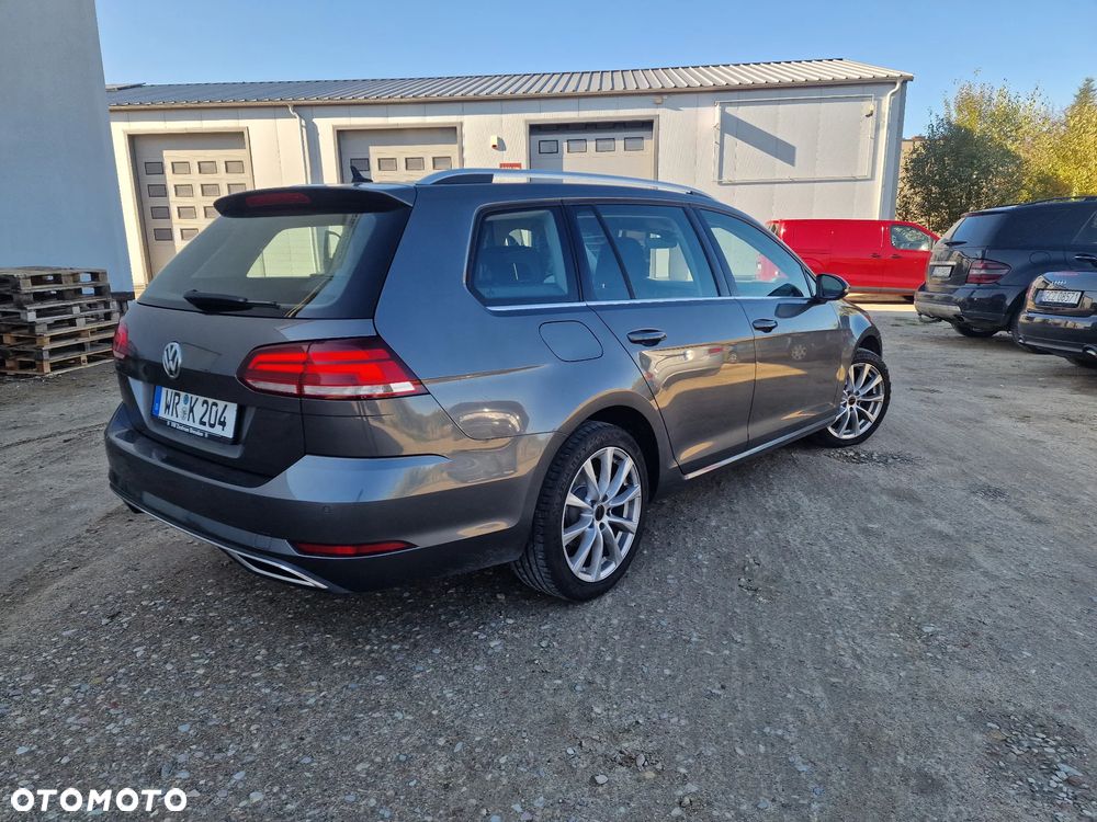 Volkswagen Golf - 6