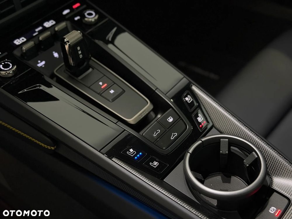 Porsche 911 Turbo S - 35