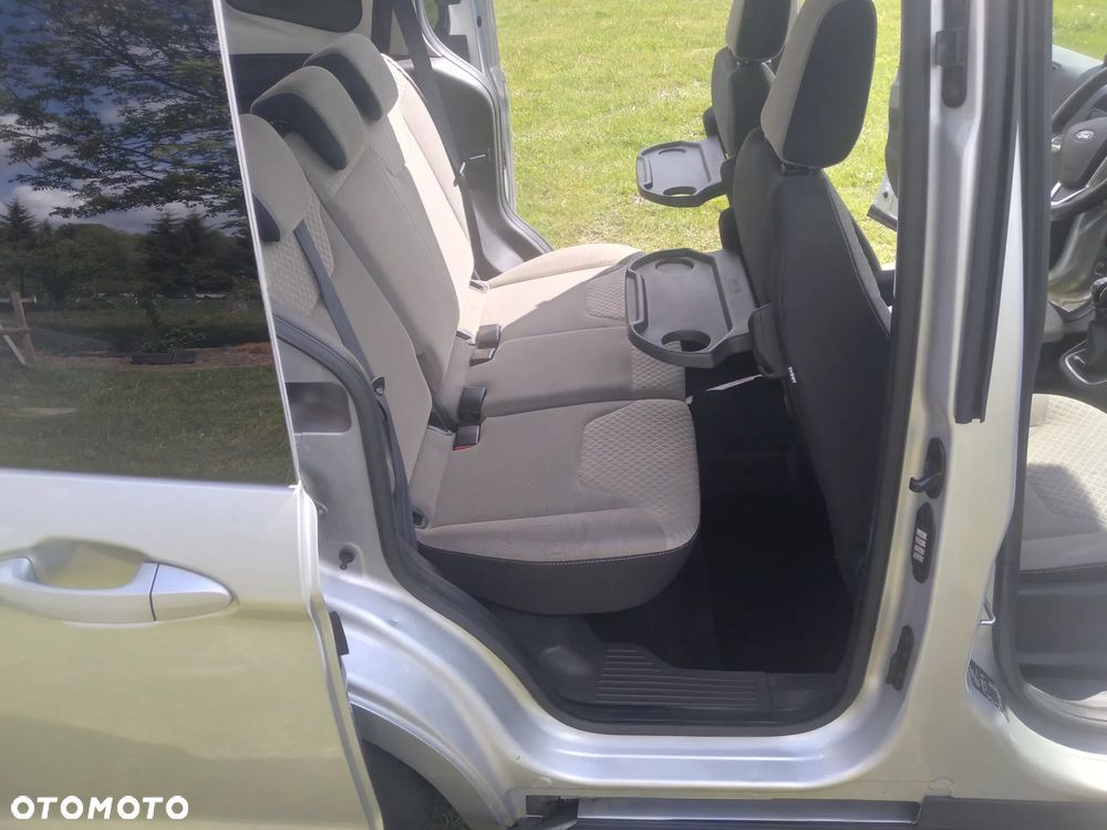 Ford Tourneo Courier - 8