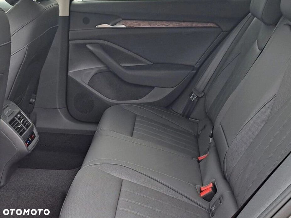 Skoda Superb 2.0 TDI SCR L&K DSG - 16