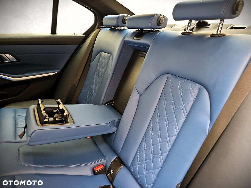 BMW Seria 3 - 32