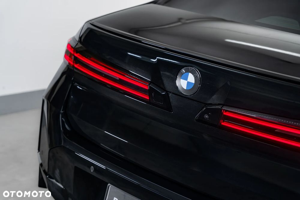 BMW Seria 7 - 11