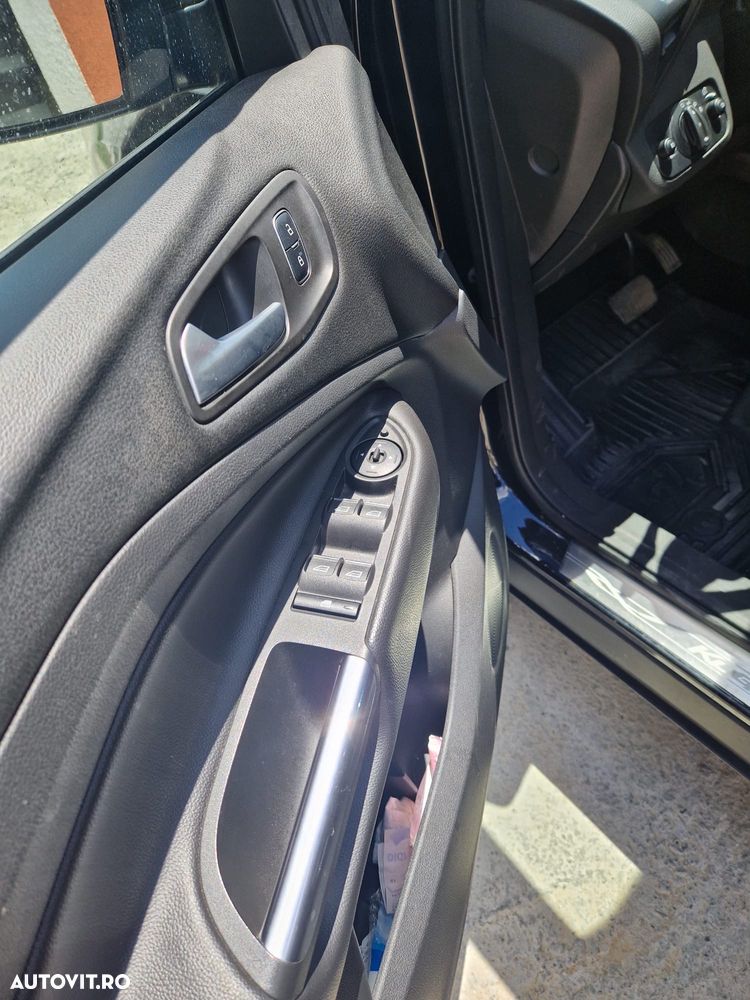 Ford Kuga 2.0 TDCi 4WD Powershift Titanium - 3