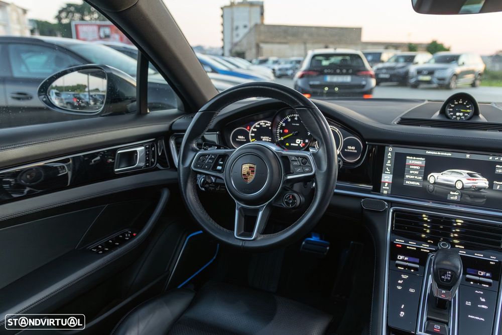 Porsche Panamera Sport Turismo 4 E-Hybrid - 22