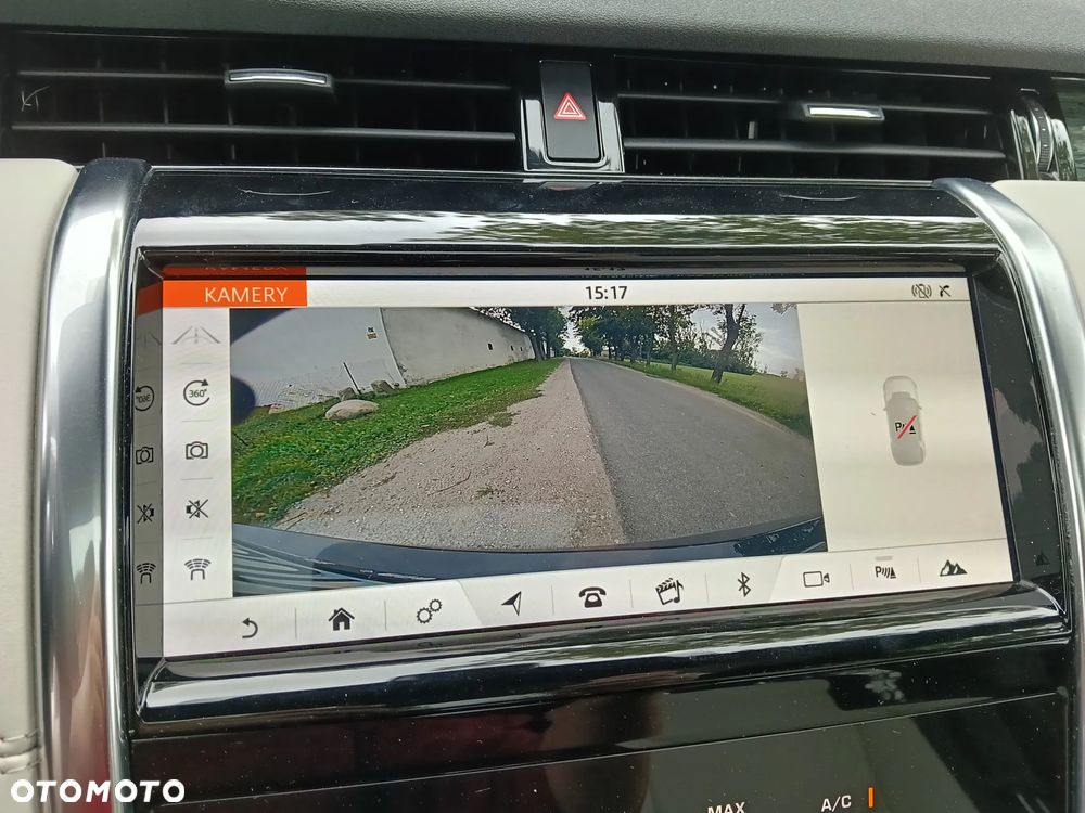 Land Rover Discovery Sport P300e R-Dynamic HSE - 23