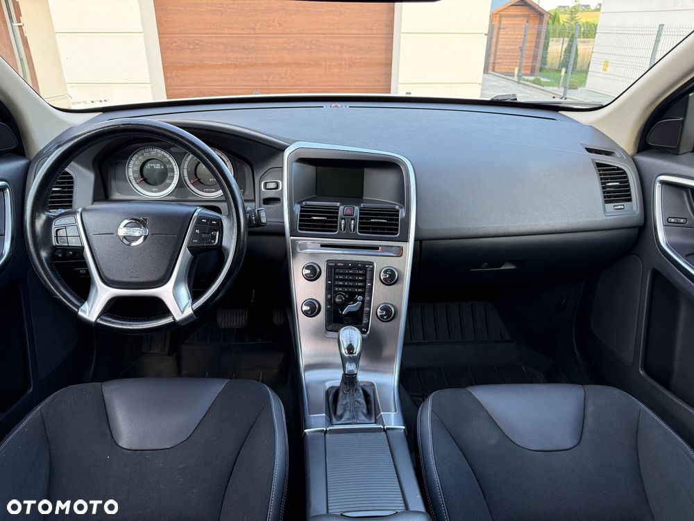 Volvo XC 60 D5 AWD Momentum - 9