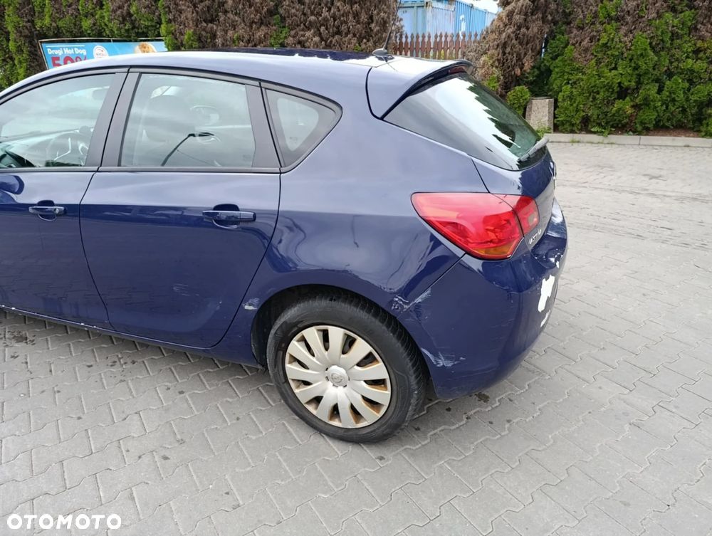 Opel Astra - 12