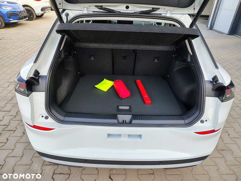 Volkswagen T-Roc - 11