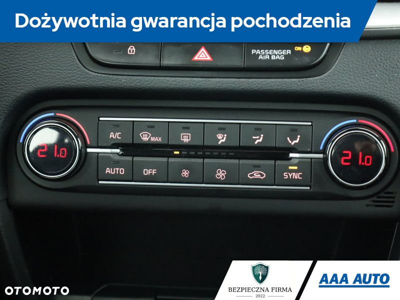Kia Ceed - 11