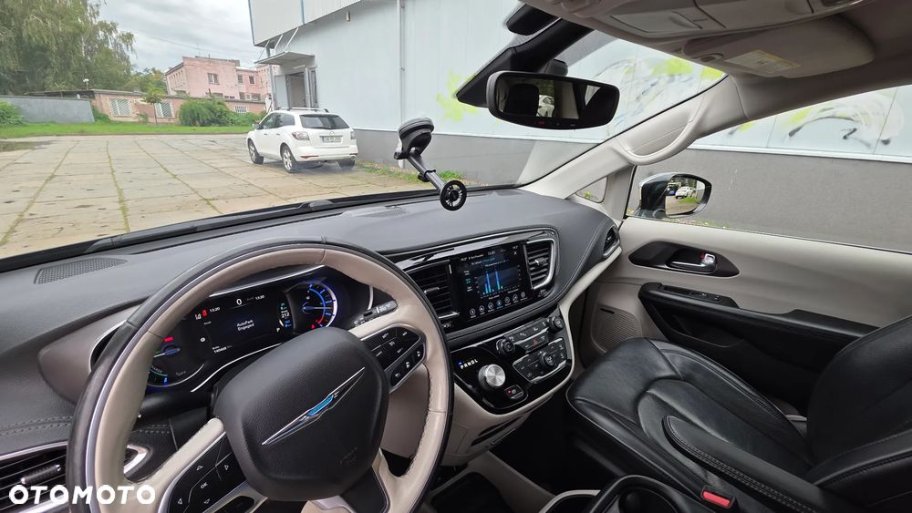 Chrysler Pacifica - 18