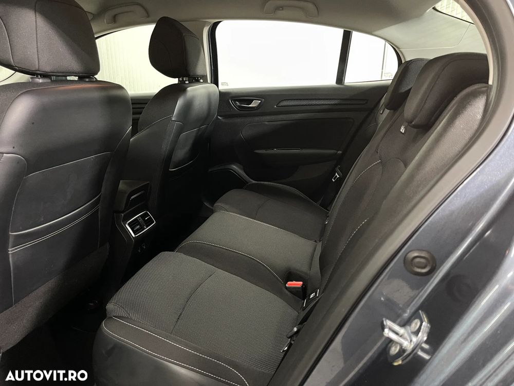 Renault Megane TCe 140 EDC GPF Equilibre - 11
