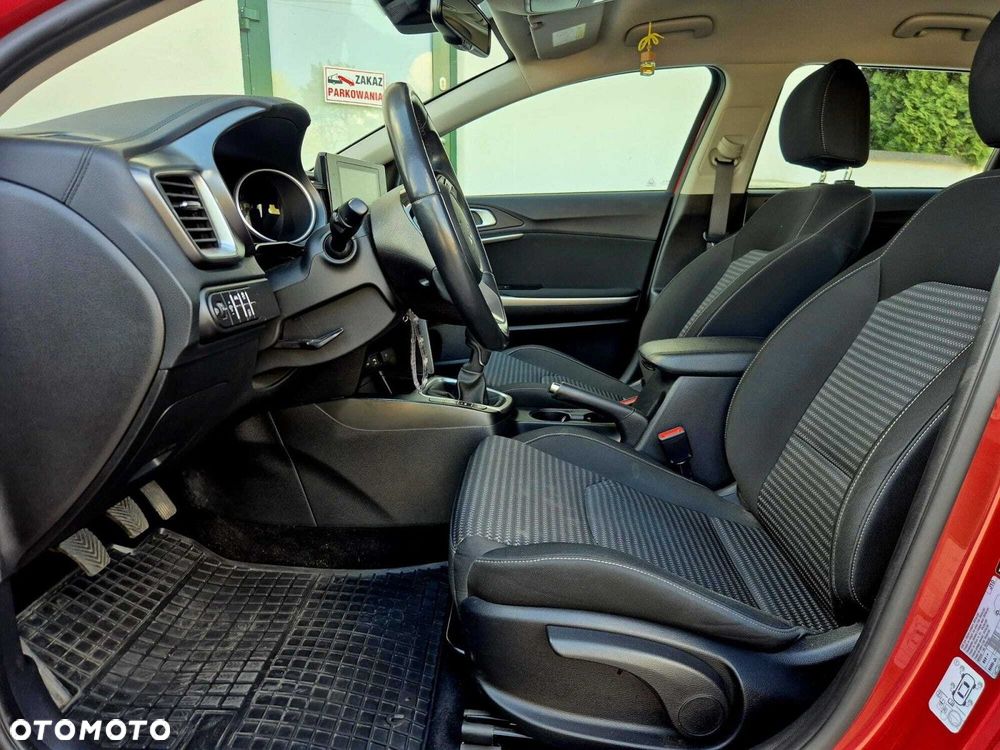 Kia Ceed 1.5 T-GDI M - 17