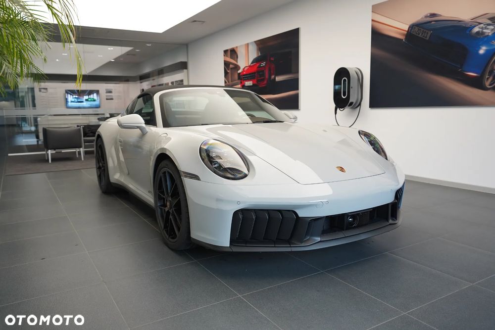 Porsche 911 Targa 4 GTS - 7