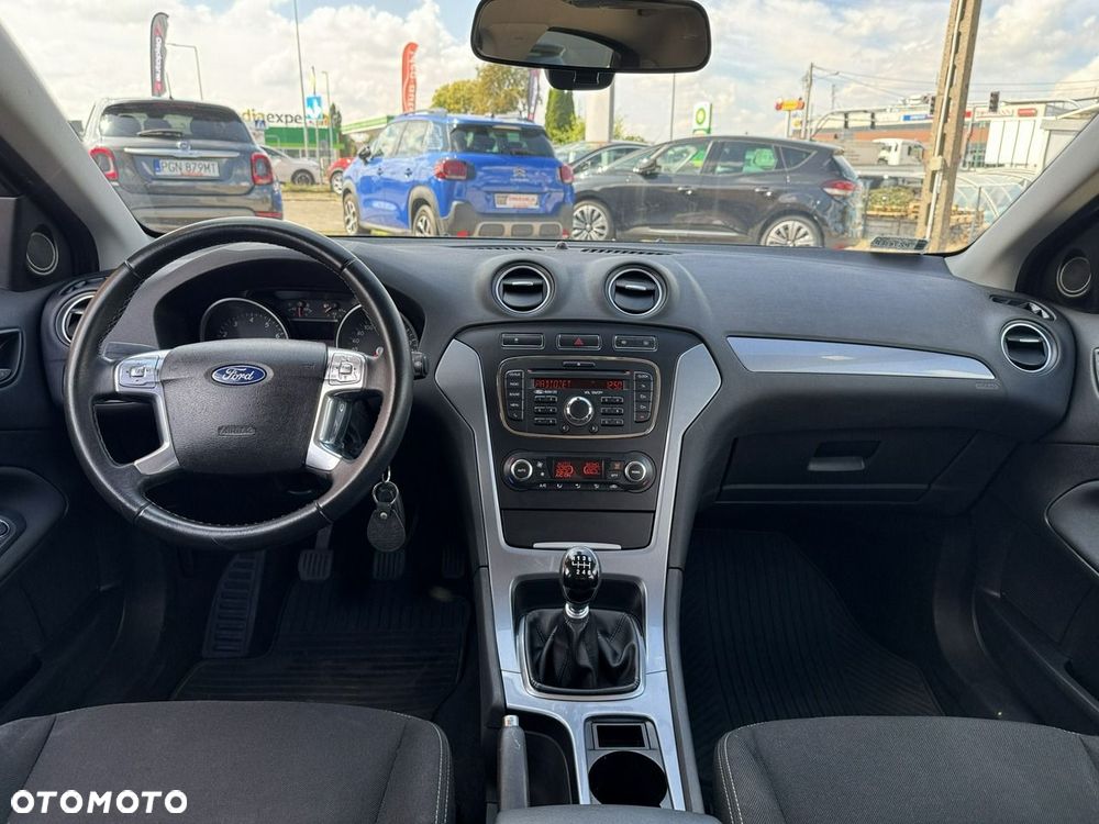 Ford Mondeo 1.6 T Ambiente - 22