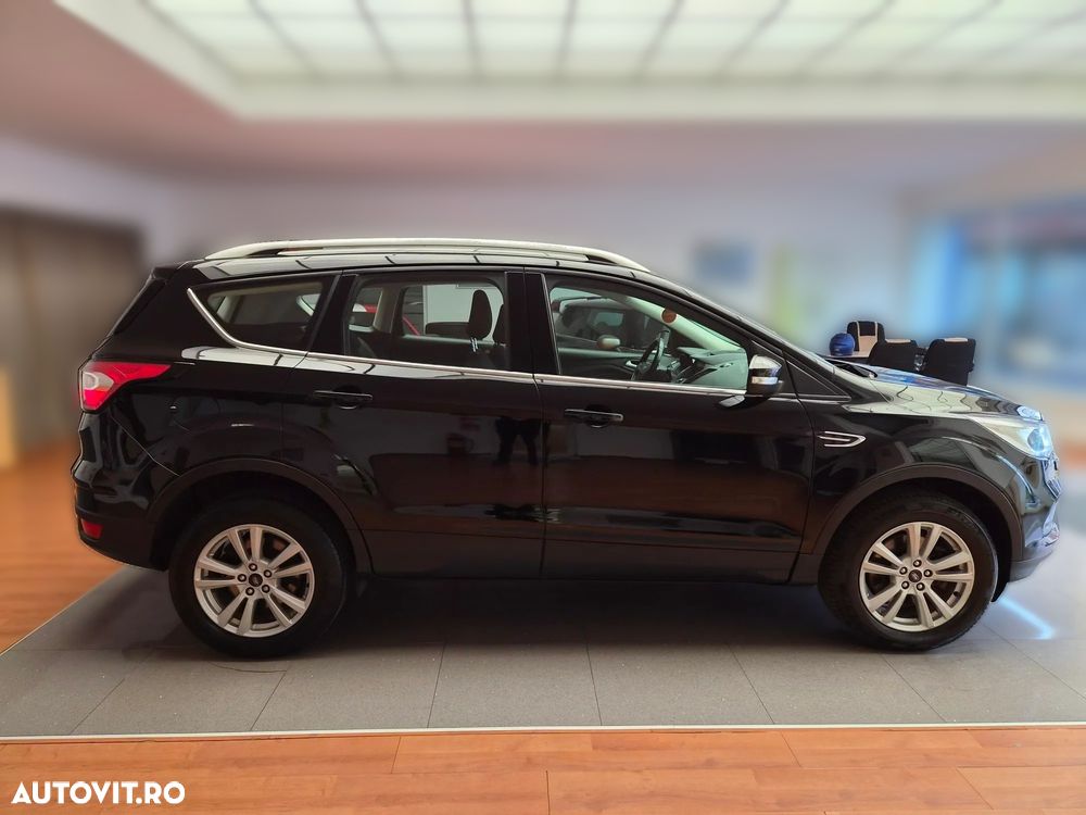 Ford Kuga 2.0 TDCi 4WD Powershift Titanium - 5