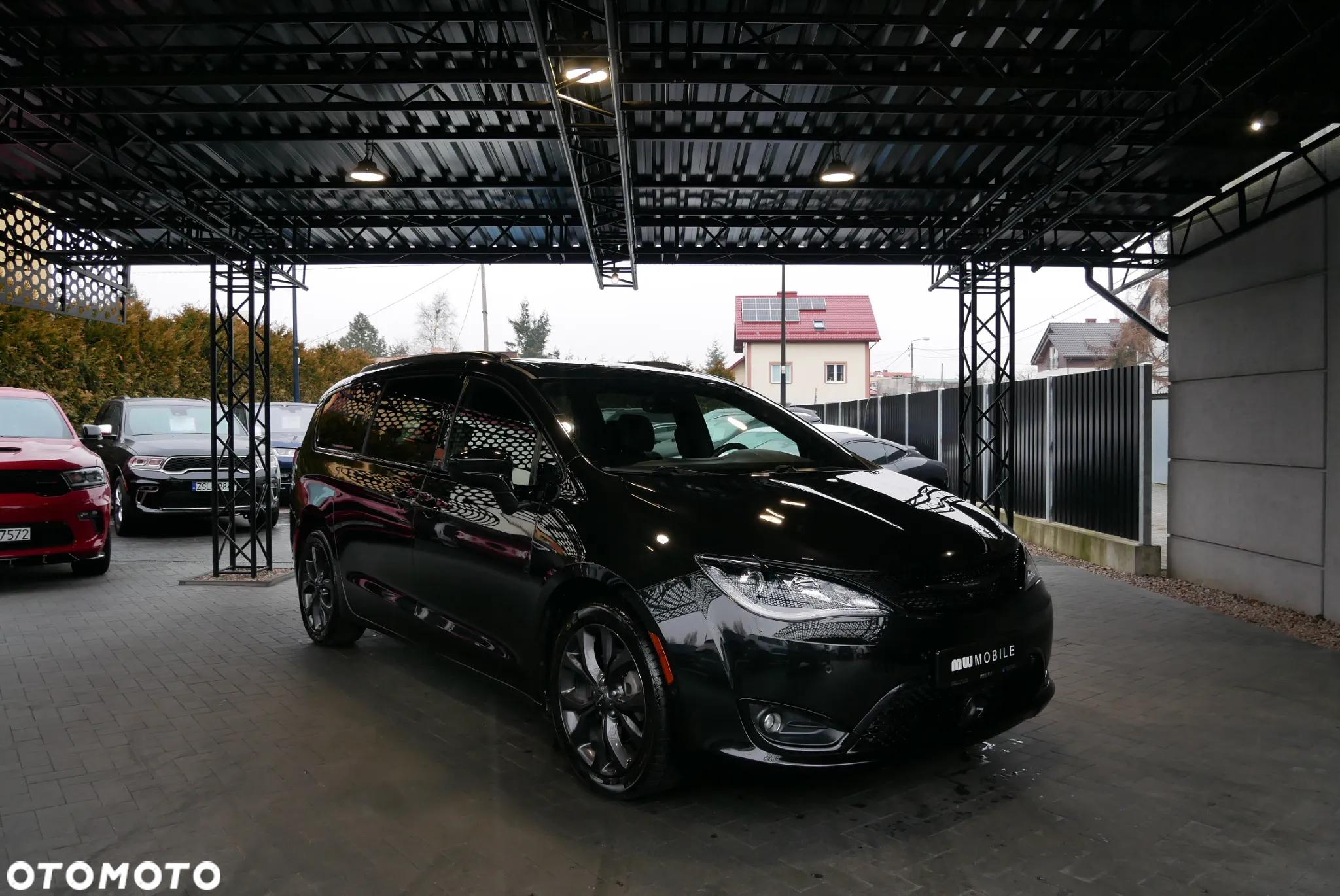 Chrysler Pacifica - 2