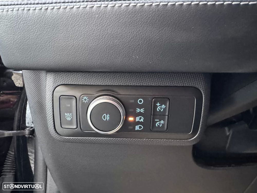 Ford Mustang Mach-E 75.7 kWh Premium AWD - 34