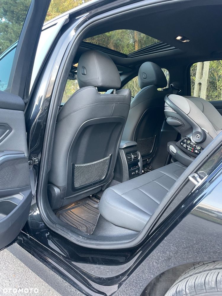 BMW Seria 3 330i - 13