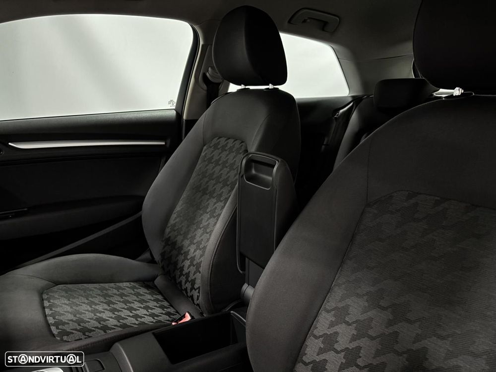 Audi A3 1.6 TDI S-line - 23