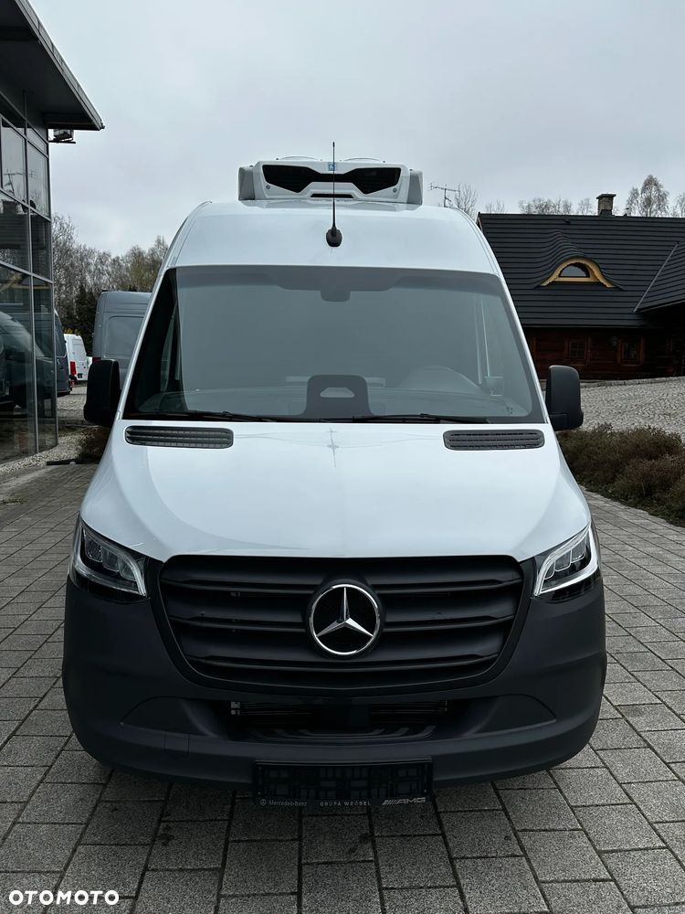 Mercedes-Benz Sprinter - 4