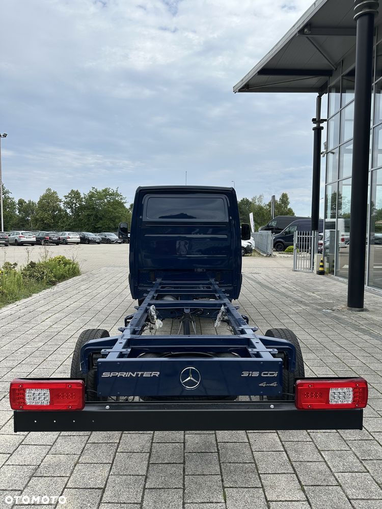 Mercedes-Benz Sprinter - 9