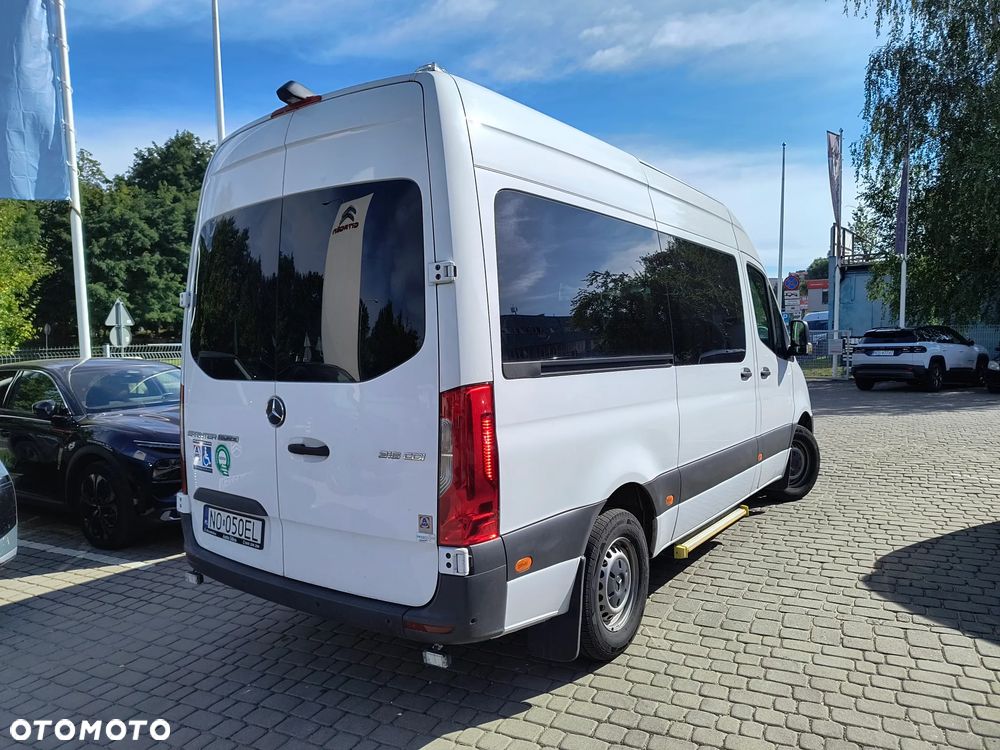 Mercedes-Benz Sprinter - 4